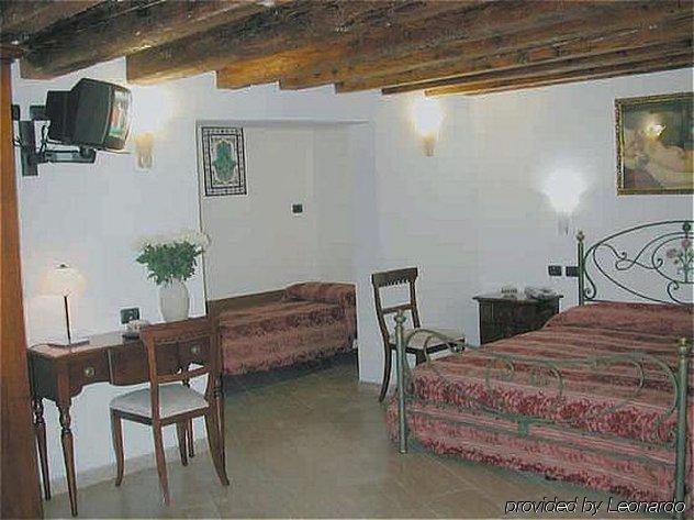 Hotel Ca' Dei Leoni Wenecja Pokój zdjęcie